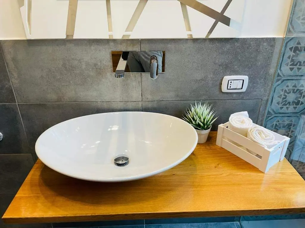 Alessi Design Suite Tra Centro E Mare Palermo 0*,